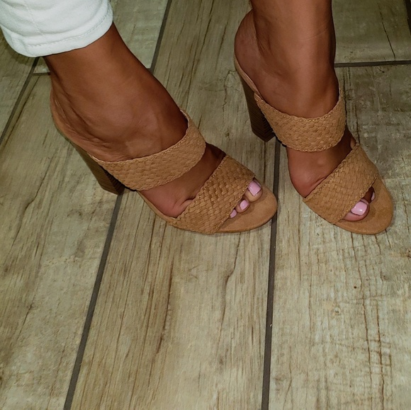 "Outstanding ๐ฅ๐๐ก Taupe - Picture 5 of 6